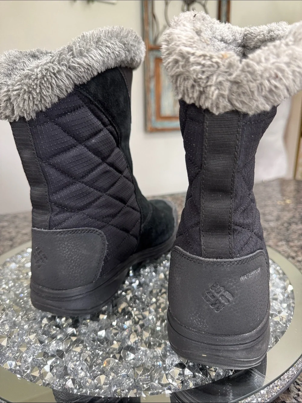 Columbia Black Faux-Fur Cuff Insulated Winter waterproof Boots EUC 7.5
